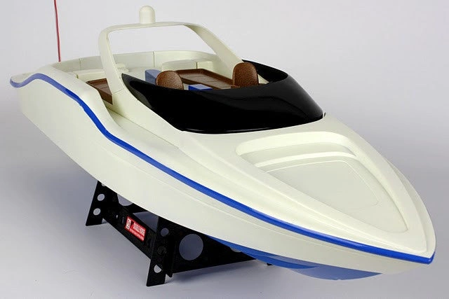 Unleash Speed Race Ready RC Boat Thrills Fast Action Fun